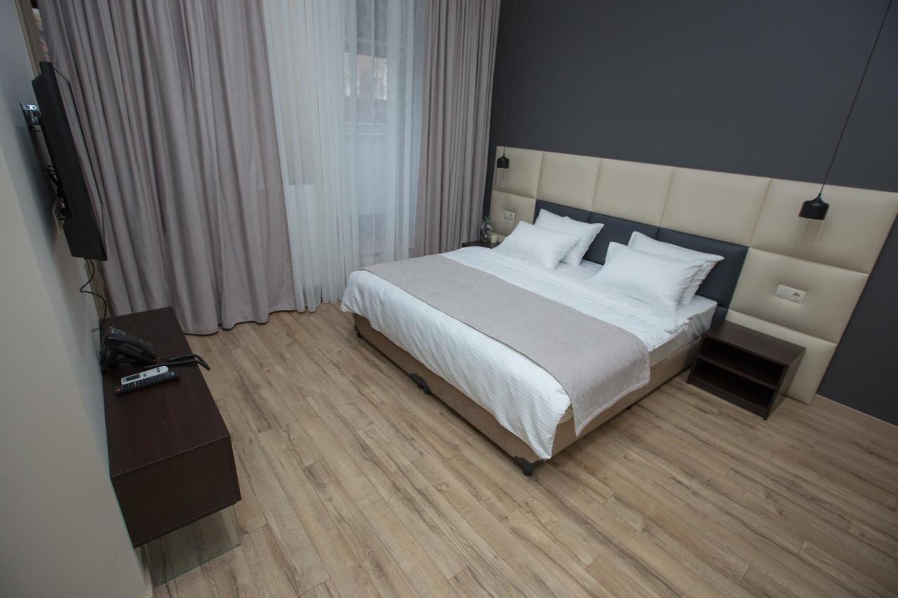 History Hotel Tbilisi Esterno foto