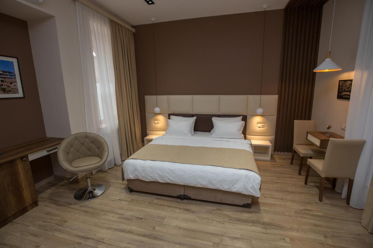 History Hotel Tbilisi Esterno foto
